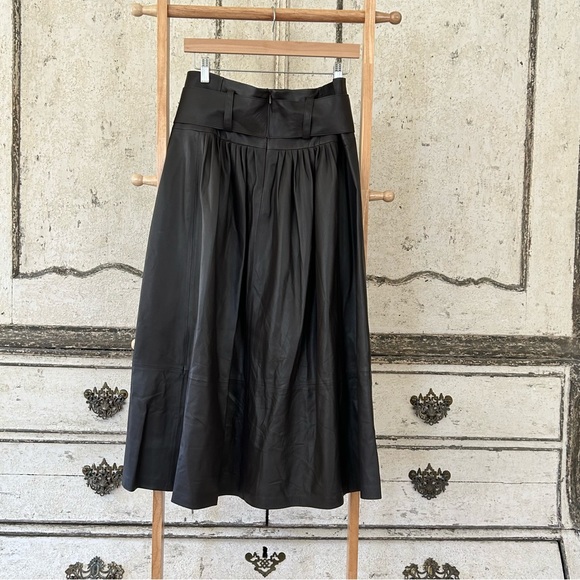 Vince BNWT gorgeous lamb skin brown leather pleated midi skirt w attached  belt. - Picture 5 of 9